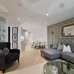 Boutique Luxury Apartment - Tube Access - Zone 1