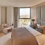 Beautiful Four Bedroom Penthouse Over Looking The River Thames