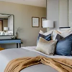 Prime Chelsea Waterfront Three Bedroom Apartment