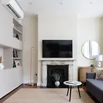 Superb One Bedroom Apartment In Soho