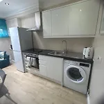 Jan\'S Haven , Lovely One Bed Flat With 2Beds And Free Parking
