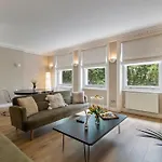 Beaufort Gardens Apartment In Knightsbridge