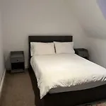 2 Bedroom Flat In Camden
