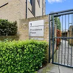 Hybrid Resi - London, Greenwich Near O2 Arena