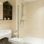 2 Bed Flat With Balcony In Acton