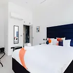 Upper Berkeley Hotel