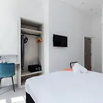 Upper Berkeley Hotel