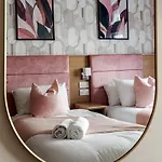Mina Hotel