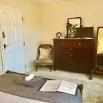 Lynbrook Grove Guesthouse