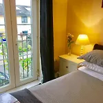 Lynbrook Grove Guesthouse