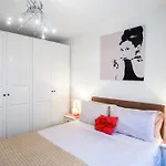 Quality Stylish Flat In Russell Square