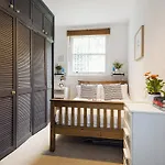 The Pembridge Villa