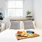 The Pembridge Villa