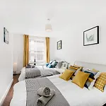 Cs Apartments Queensway