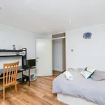 1 Double-Bed Kennington-Sk