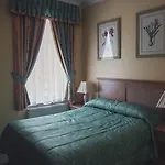 Her Majesty Hotel