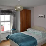 2 Bedroom House -Ealing