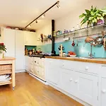 Veeve - Parliament Hill Townhouse