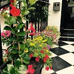 Surtees Hotel