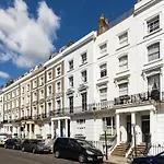 Bright Talbot Road Apartment