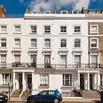 Bright Talbot Road Apartment