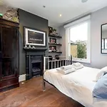 Luxurious Wandsworth Home Close To Putney Heath
