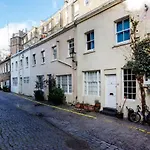 Veeve - A Kensington Mews