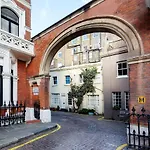 Veeve - A Kensington Mews