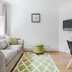 Trendy Covent Garden Apartment
