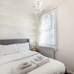 Elegant, Airy 2 Bedroom Flat In Paddington