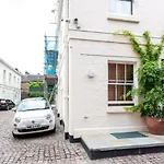 Logan Mews By Lime Street