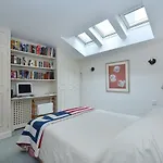 Ennismore Mews