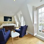 Ennismore Mews