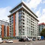 Luxury Apartment With River View, Gym And Parking