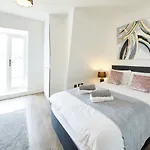 Cosy Deluxe Apartments