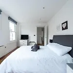 Gorgeous Apartment By Hyde Park