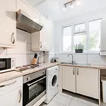 Cs Apartments Bayswater