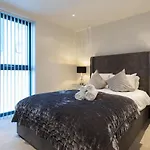Battersea 2Bed Apartment With A Balcony