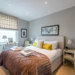 Bright Family Home Close To Wandsworth Common