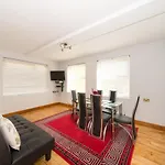 Tower Bridge Apartment