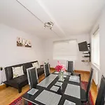 Tower Bridge Apartment