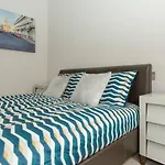 Modern 1BR Period Property in Kensington