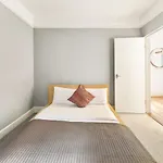 Chic & Contemporary 2-Bed Flat, Sleeps 6, In Soho