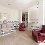 Bassett Road IV By Onefinestay