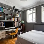 De Walden Street By Onefinestay