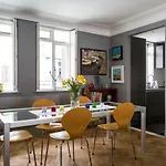 De Walden Street By Onefinestay