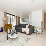 Sonder At Southwark Residence