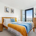 One Bedroom Modern Apartment Next To Wembley Stadium!