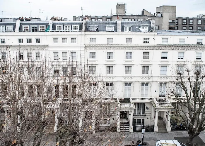 Unique 2Bed/2Bath - Top Floor - Private Balcony