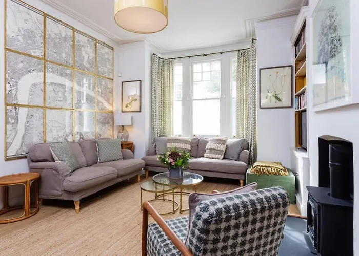 Bright 2 Bedroom Apartment With Garden In Clapham